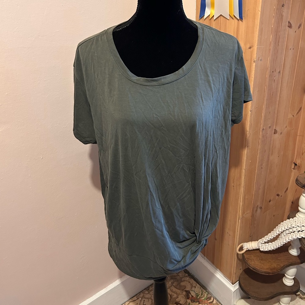 Torrid size 2 green short sleeve tie up blouse top